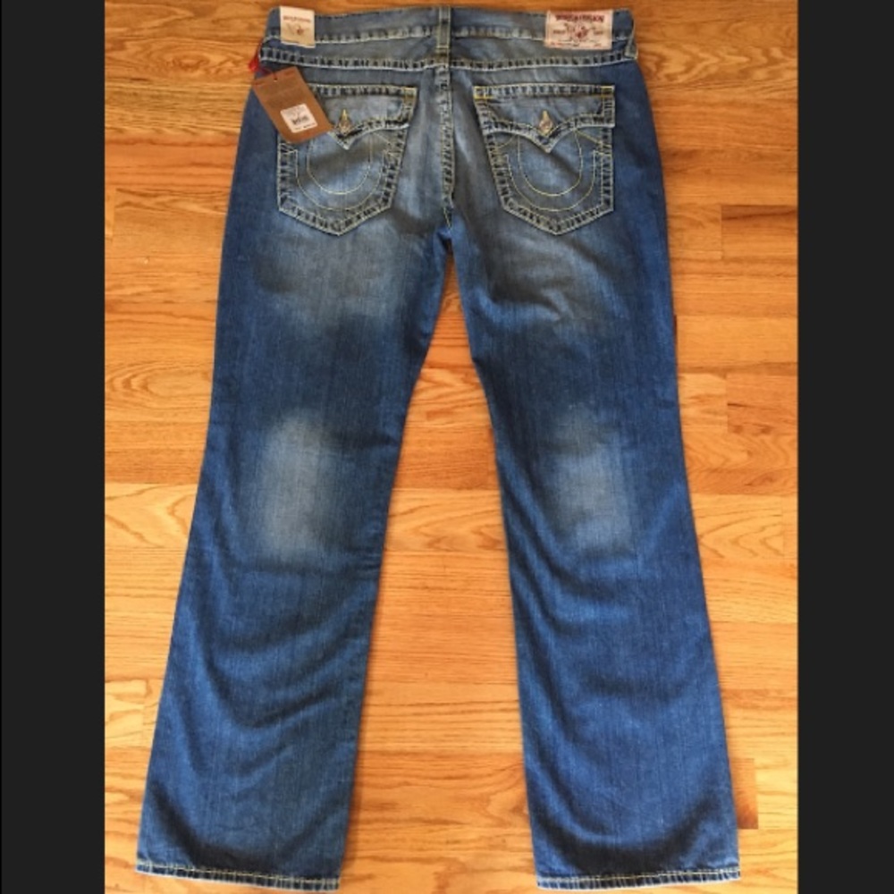 True Religion Straight Flap BIG T Distressed Jeans - Picture 5 of 8